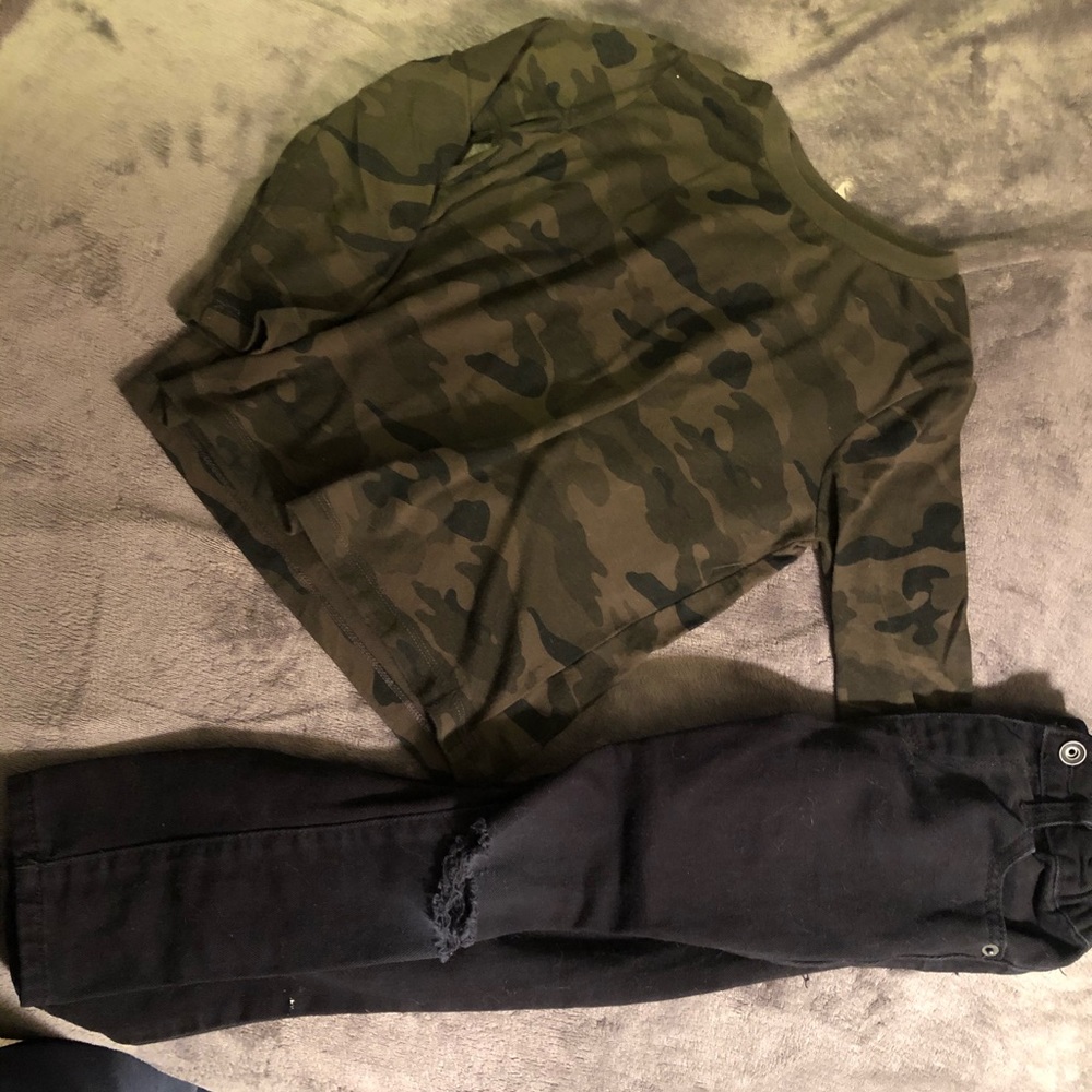 Boy 5t long sleeve separate or with pants just ask